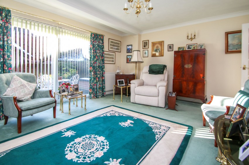 Images for 43 Appledore Road, Tenterden, TN30 EAID:4216876937 BID:70d66595-8873-4a77-aef9-15962f379483