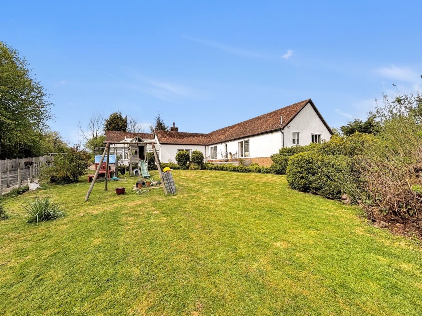 Images for Field Mill Road, Egerton, TN27 EAID:4216876937 BID:70d66595-8873-4a77-aef9-15962f379483