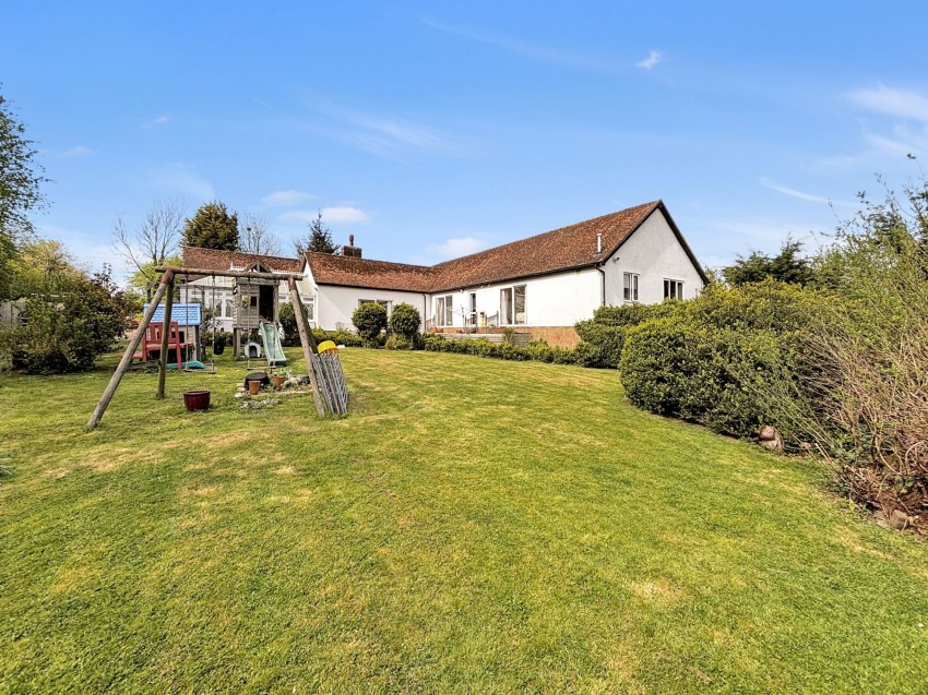 Images for Field Mill Road, Egerton, TN27 EAID:4216876937 BID:70d66595-8873-4a77-aef9-15962f379483
