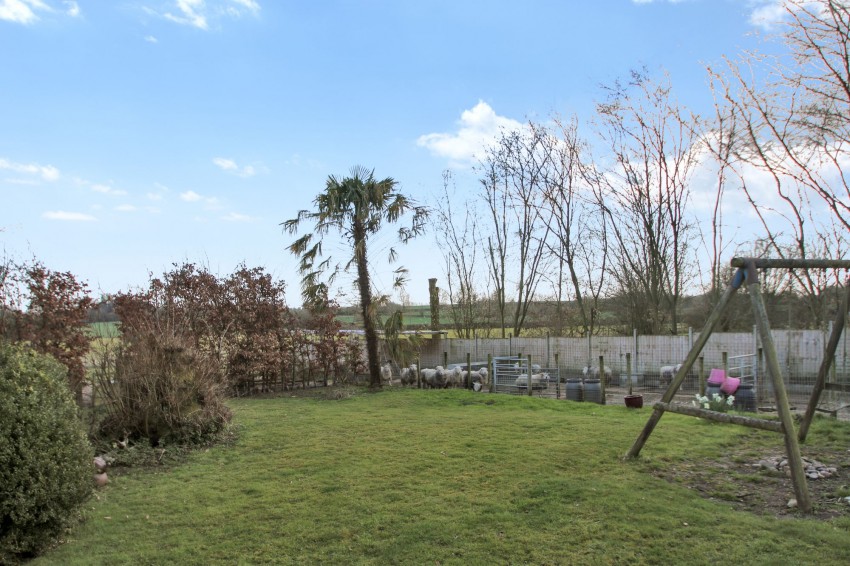 Images for Field Mill Road, Egerton, TN27 EAID:4216876937 BID:70d66595-8873-4a77-aef9-15962f379483