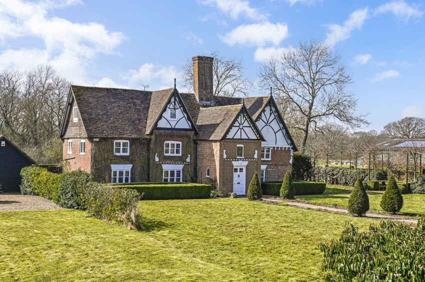 Images for Bugglesden Road, St. Michaels, TN30 EAID:4216876937 BID:70d66595-8873-4a77-aef9-15962f379483