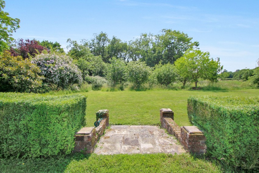 Images for Bugglesden Road, St. Michaels, TN30 EAID:4216876937 BID:70d66595-8873-4a77-aef9-15962f379483