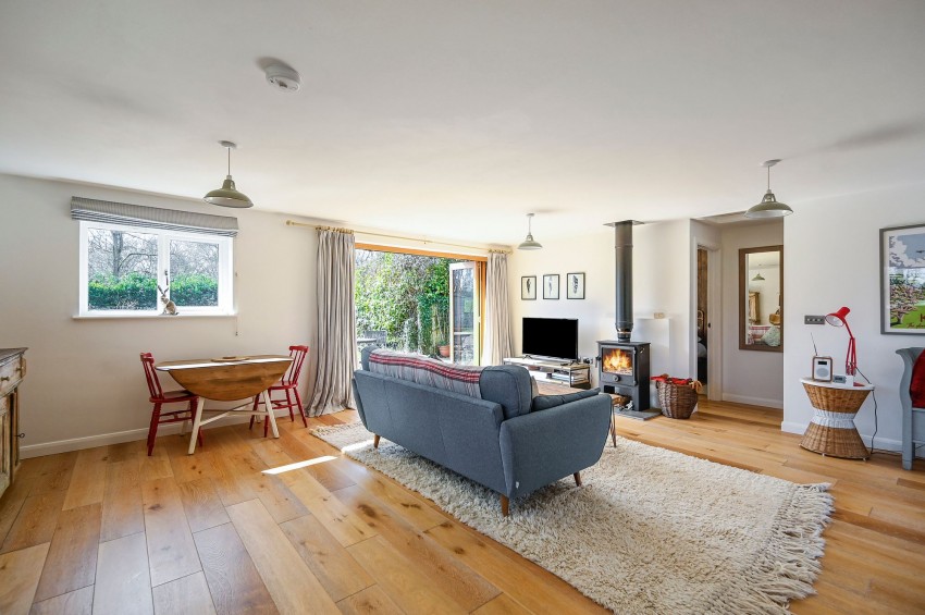Images for Bugglesden Road, St. Michaels, TN30 EAID:4216876937 BID:70d66595-8873-4a77-aef9-15962f379483