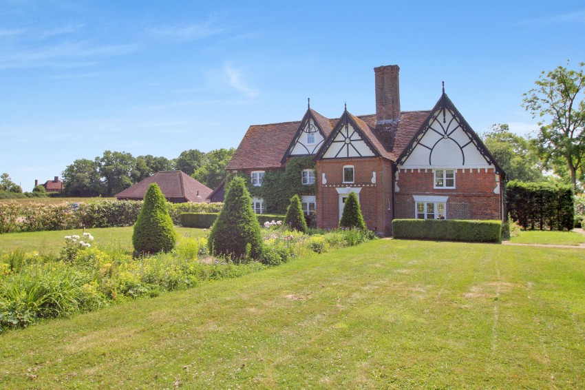 Images for Bugglesden Road, St. Michaels, TN30 EAID:4216876937 BID:70d66595-8873-4a77-aef9-15962f379483