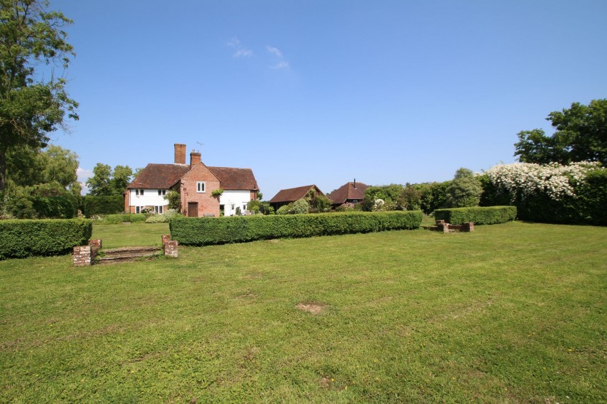 Images for Bugglesden Road, St. Michaels, TN30 EAID:4216876937 BID:70d66595-8873-4a77-aef9-15962f379483