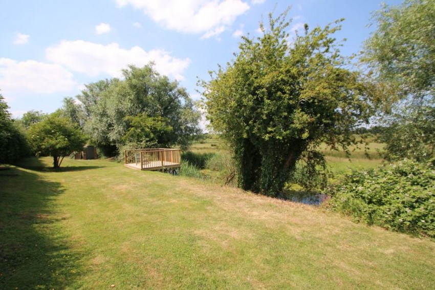 Images for Station Road, Appledore, TN26 EAID:4216876937 BID:70d66595-8873-4a77-aef9-15962f379483