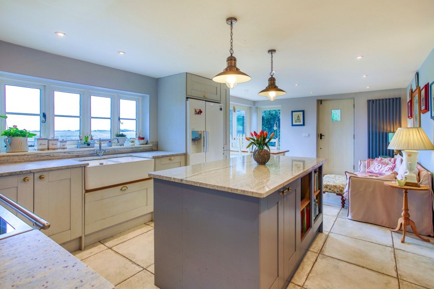 Images for Station Road, Appledore, TN26 EAID:4216876937 BID:70d66595-8873-4a77-aef9-15962f379483