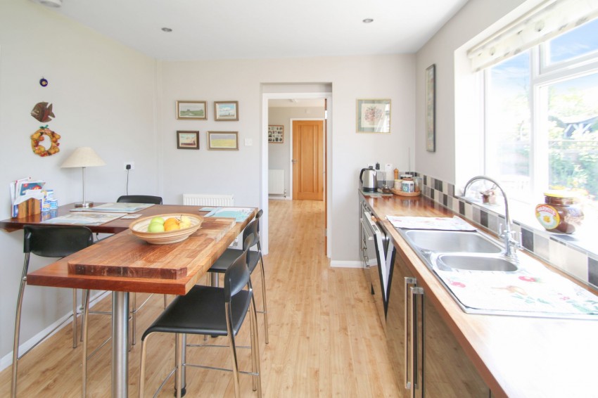 Images for Hurst Close, Tenterden, TN30 EAID:4216876937 BID:70d66595-8873-4a77-aef9-15962f379483