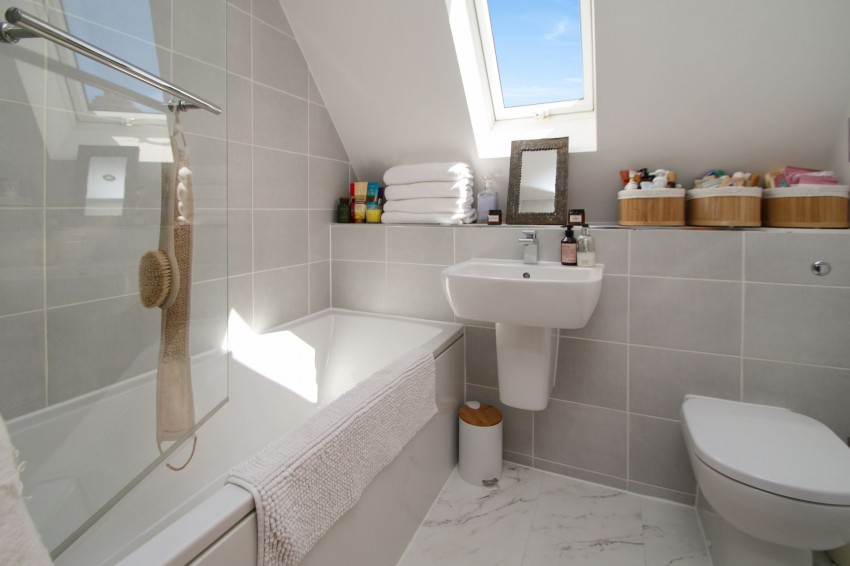 Images for High Halden, Ashford, TN26 EAID:4216876937 BID:70d66595-8873-4a77-aef9-15962f379483