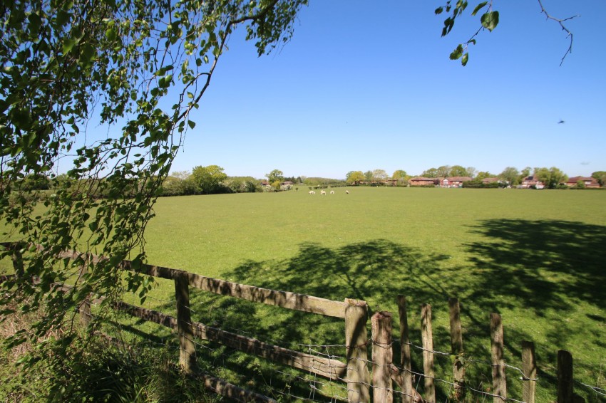 Images for High Halden, Ashford, TN26 EAID:4216876937 BID:70d66595-8873-4a77-aef9-15962f379483