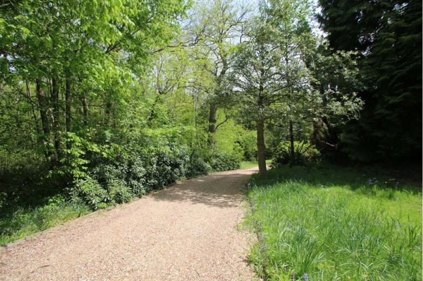 Images for Biddenden, Ashford, TN27 EAID:4216876937 BID:70d66595-8873-4a77-aef9-15962f379483