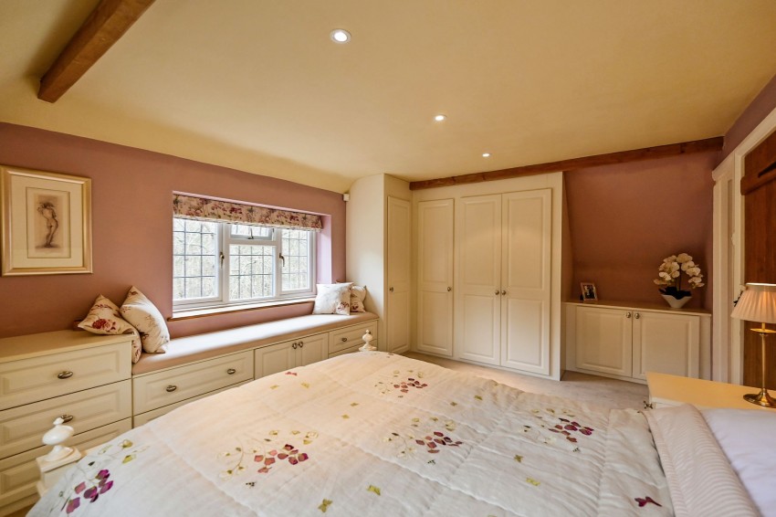Images for Biddenden, Ashford, TN27 EAID:4216876937 BID:70d66595-8873-4a77-aef9-15962f379483