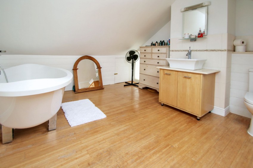 Images for Smallhythe Road, Tenterden, TN30 EAID:4216876937 BID:70d66595-8873-4a77-aef9-15962f379483