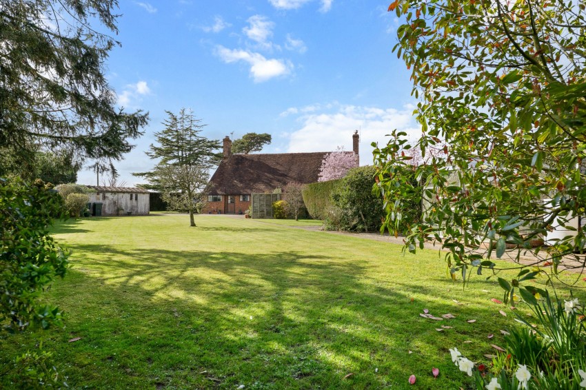 Images for Headcorn Road, Biddenden, TN27 EAID:4216876937 BID:70d66595-8873-4a77-aef9-15962f379483