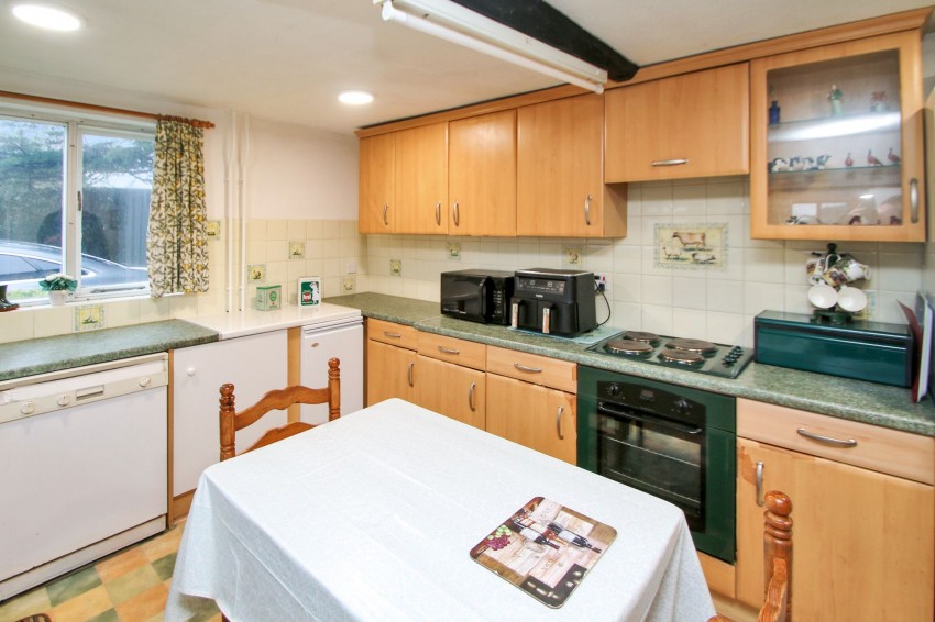 Images for Headcorn Road, Biddenden, TN27 EAID:4216876937 BID:70d66595-8873-4a77-aef9-15962f379483