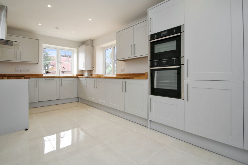 Images for New Pond Road, Benenden, TN17 EAID:4216876937 BID:70d66595-8873-4a77-aef9-15962f379483