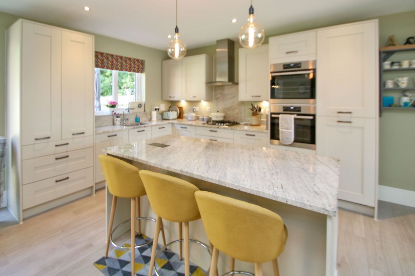 Images for Bramley Grove, Tenterden, TN30 EAID:4216876937 BID:70d66595-8873-4a77-aef9-15962f379483