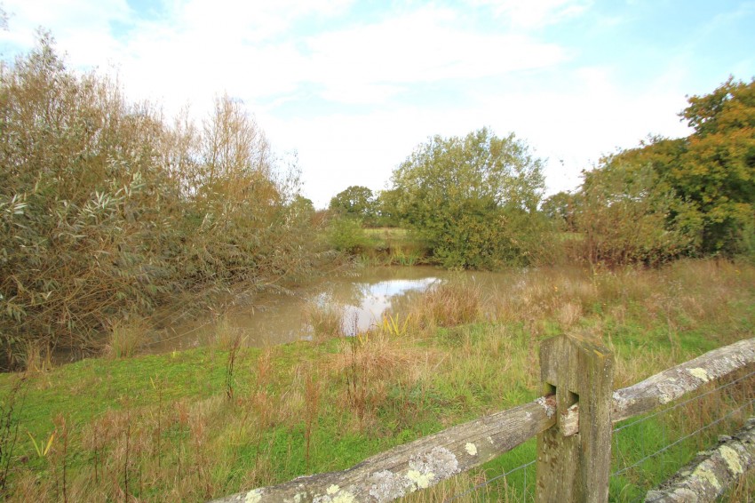 Images for Cuckoo's Pit Lane, Woodchurch, TN26 EAID:4216876937 BID:70d66595-8873-4a77-aef9-15962f379483