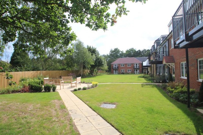 Images for Smallhythe Road, Tenterden, TN30 EAID:4216876937 BID:70d66595-8873-4a77-aef9-15962f379483