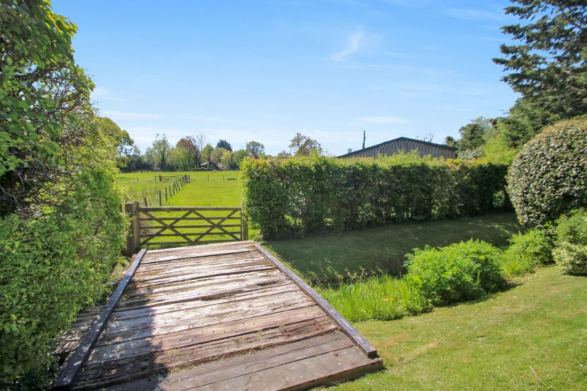 Images for Biddenden, Ashford, TN27 EAID:4216876937 BID:70d66595-8873-4a77-aef9-15962f379483