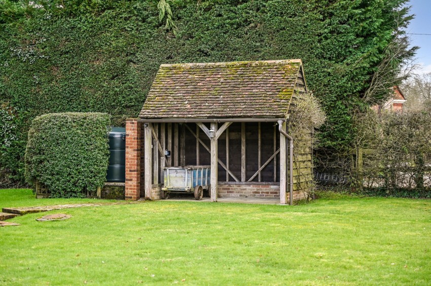 Images for Biddenden, Ashford, TN27 EAID:4216876937 BID:70d66595-8873-4a77-aef9-15962f379483