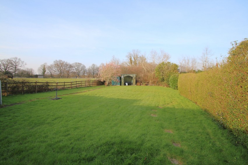 Images for Redbrook Street, Woodchurch, TN26 EAID:4216876937 BID:70d66595-8873-4a77-aef9-15962f379483